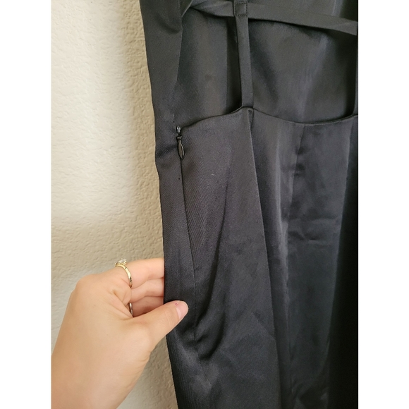 Womens Laundry mini black dress with open back with design. No size tag - Picture 7 of 10